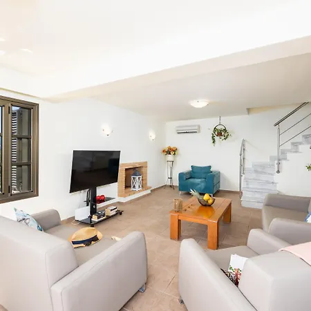 Elena Villa Kalathos