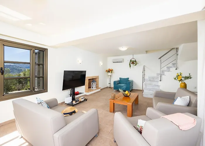 Elena Villa Kalathos